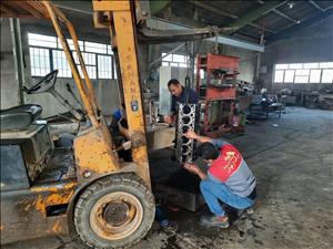 راه اندازی مجدد ماشین آلات سنگین معیوب در شبکه های آبیاری شمال خوزستان 
