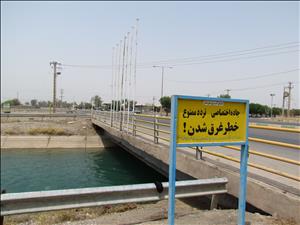 شنا در رودخانه و کانال های آبیاری شمال خوزستان؛ چالش جدی تامین و توزیع آب کشاورزی
