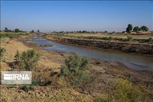 سیلاب همچنان پایین دست کرخه را تهدید می‌کند